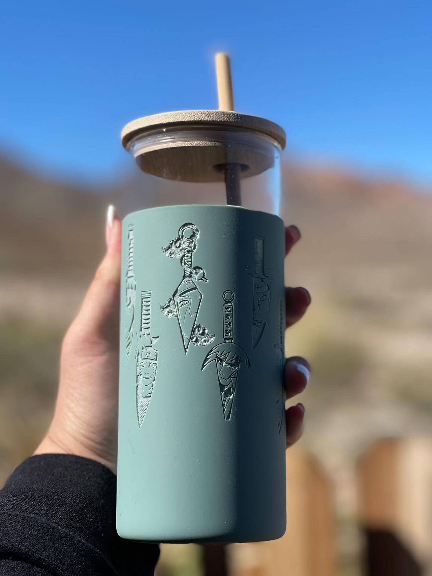 GLASS TUMBLER W/SILICONE SLEEVE + BAMBOO LID/STRAW