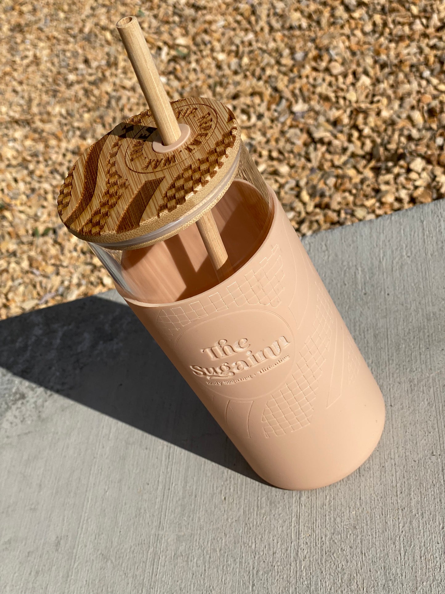 GLASS TUMBLER W/SILICONE SLEEVE + BAMBOO LID/STRAW